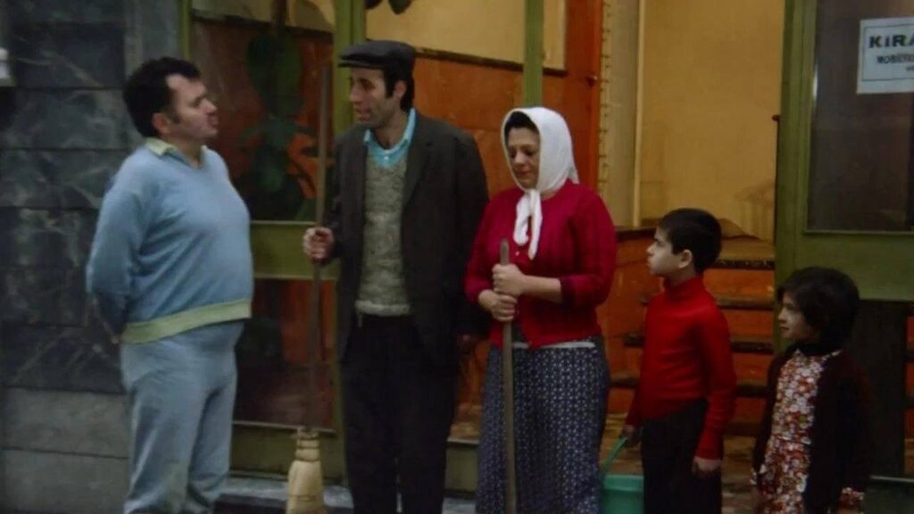Kapıcılar Kralı – Kemal Sunal, Sevda Ferdağ – 1976 – Eski Yeşilçam